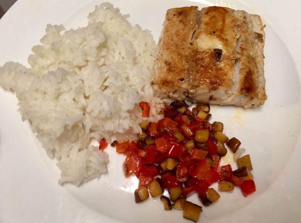 Pan-seared mahi mahi with bell pepper and mushrooms 